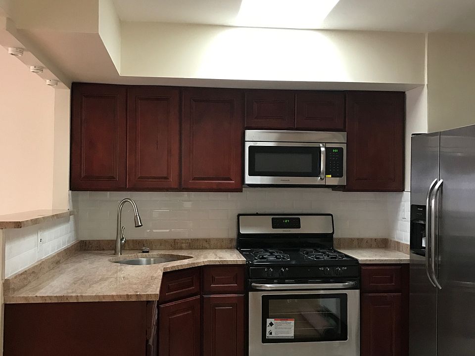 Kitchen (same in both units)