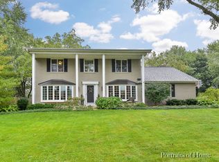 2S277 Seneca Dr, Wheaton, IL 60189