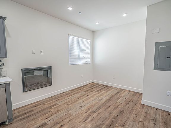 5th image of 14550 Burbank Blvd #102