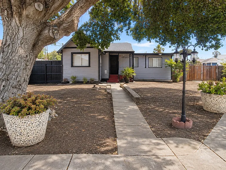 24488 Mohr Dr — Photo 3