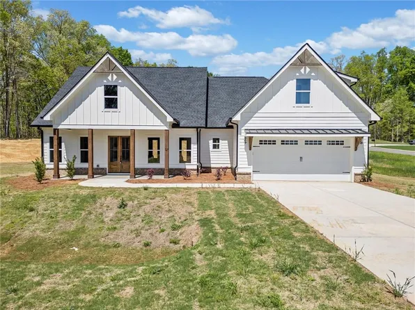 133 Cliffs Dr, Dalton, GA 30721