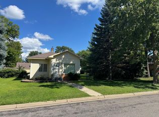 37 19th Ave N, Hopkins, MN 55343