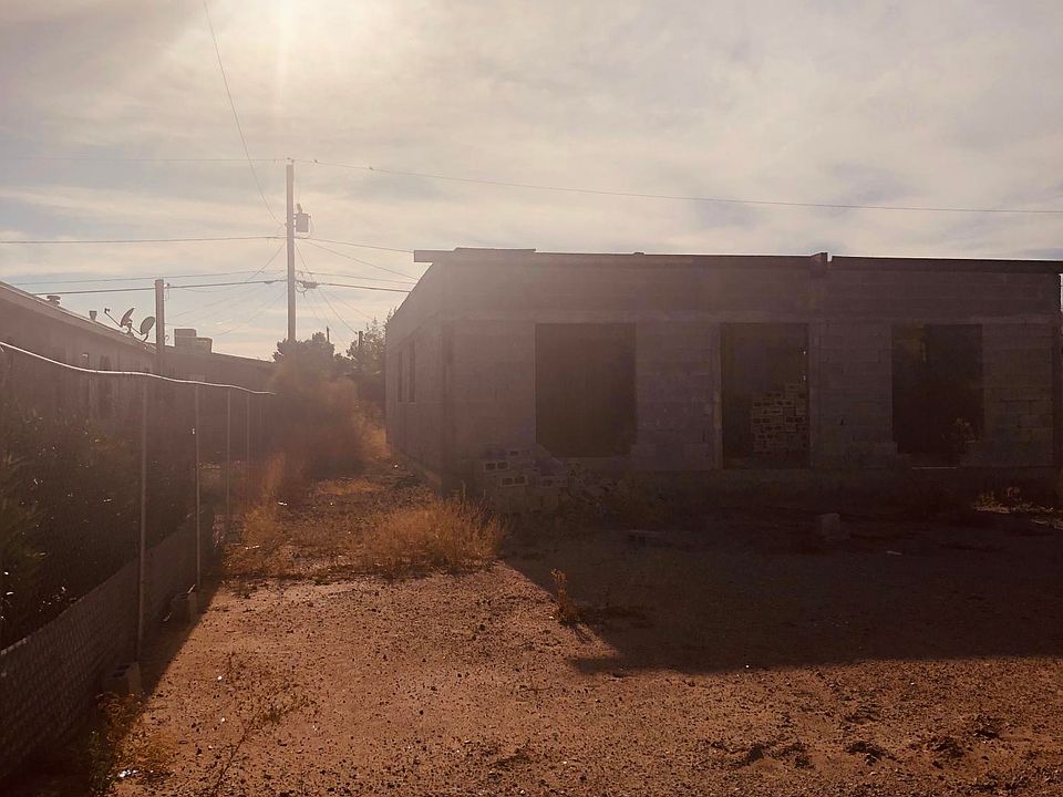 2nd image of 737 Blake Pl