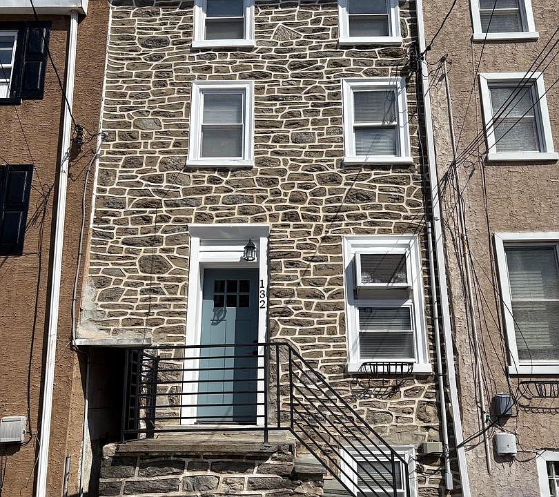 1st image of 132 Grape St
