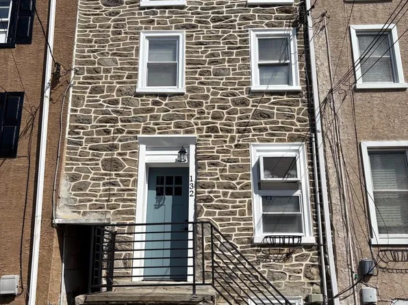 132 Grape St, Philadelphia, PA 19127
