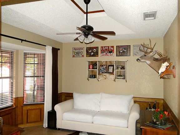 3rd image of 3312 Crestmont Dr