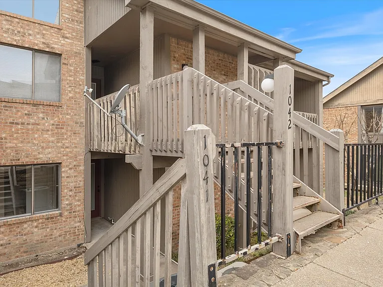 1041 Signal Ridge Pl — Photo 20