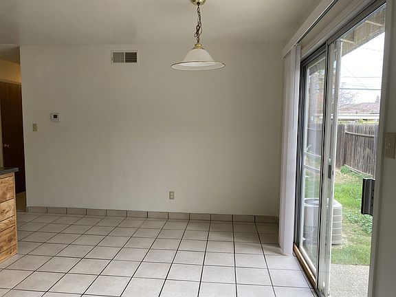3rd image of 10157 Ellenwood Ave