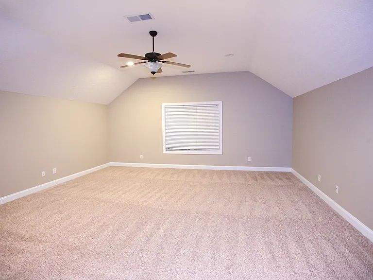 717 Elm St — Photo 12