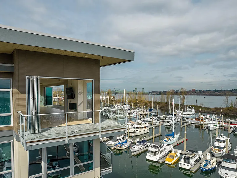 Yacht Harbor Club — Photo 44