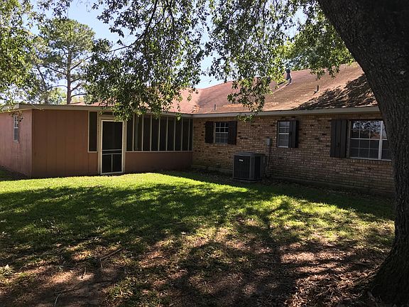 3rd image of 1412 W Camellia Dr