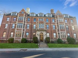 32 Coligni Ave APT 111, New Rochelle, NY 10801
