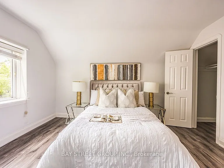 12 Craigmore Cres #MAIN FL — Photo 23