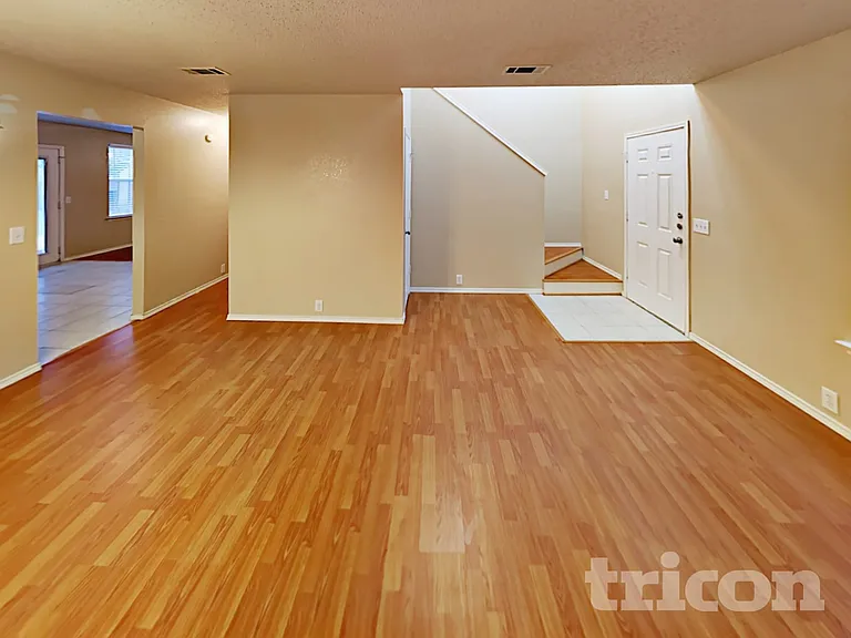 1819 Citadel Dr — Photo 3