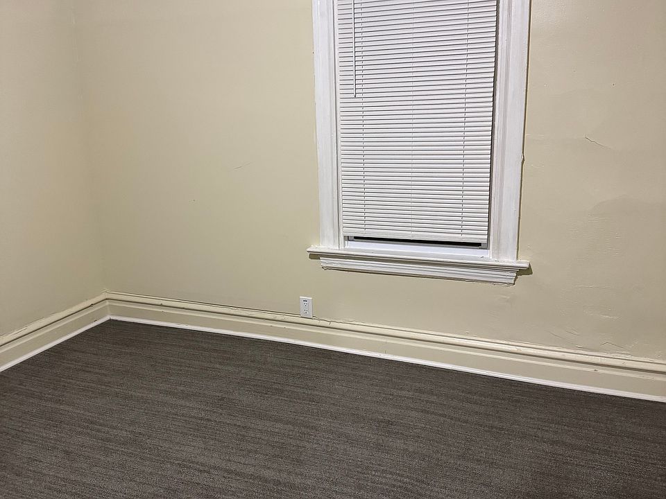 1st image of 4941 Thekla Ave