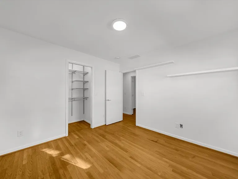 2420 Cove Cir — Photo 38