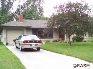133 N Park Ln, Le Sueur, MN 56058