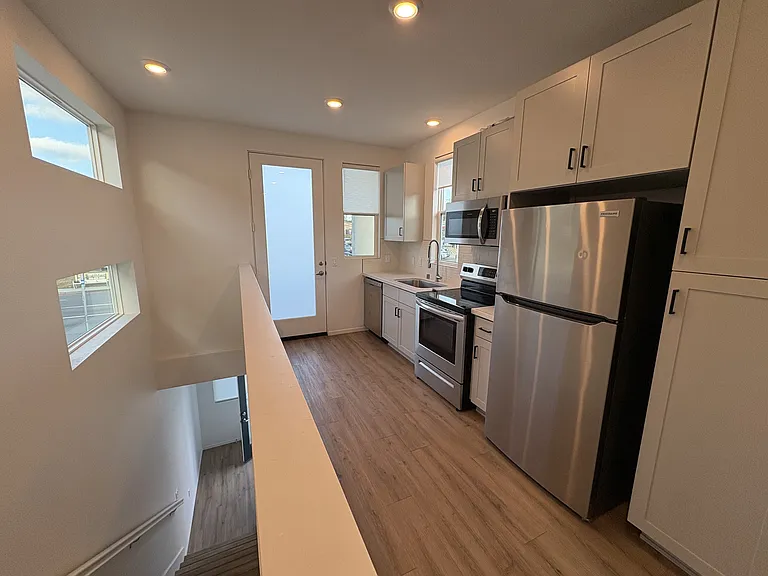 2058 N Highland Ave #2054 — Photo 7