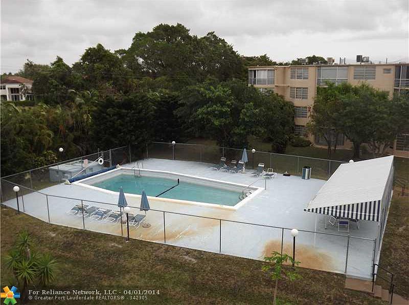 1st image of 1601 NE 191st St APT 406