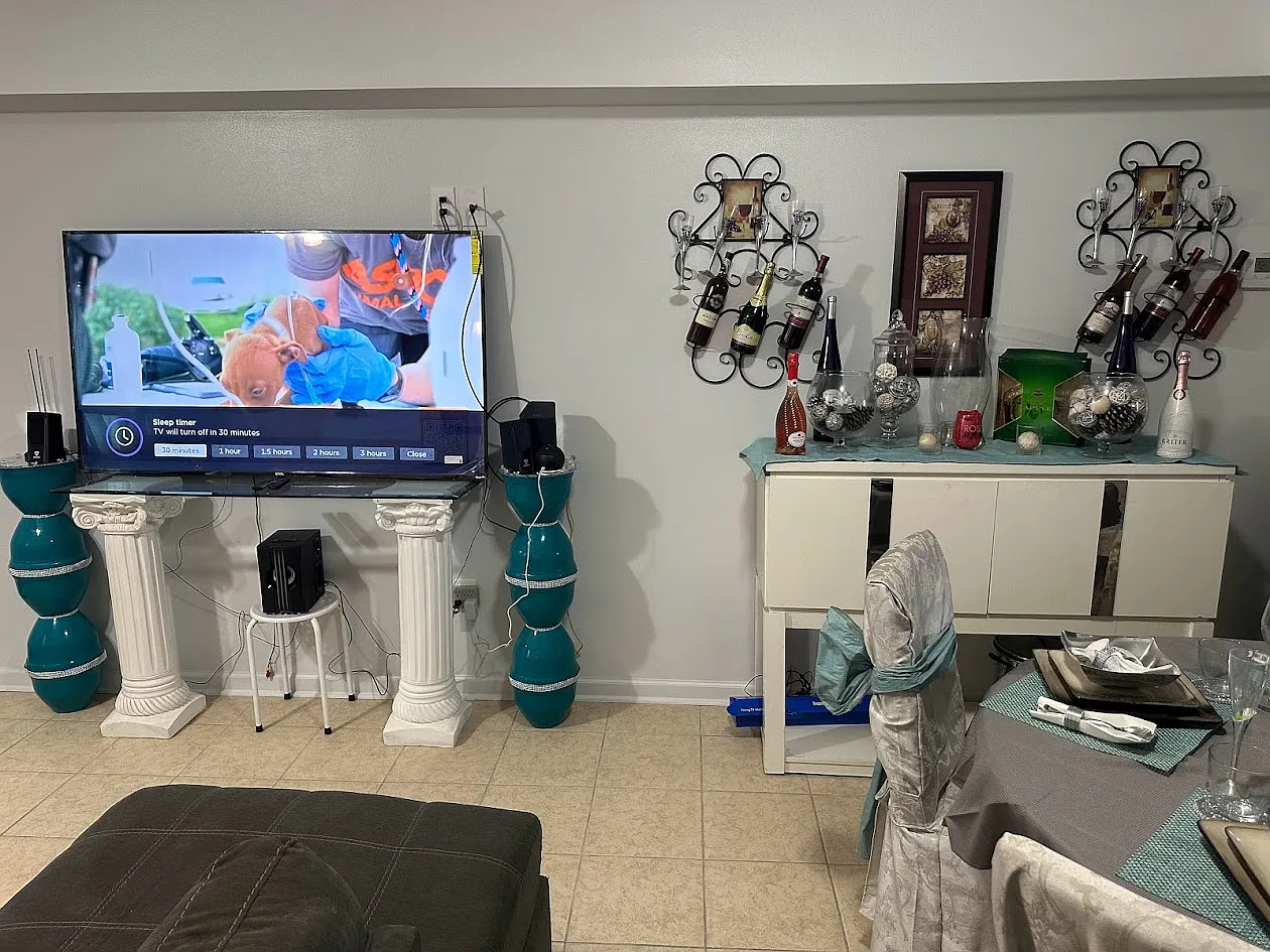 2 bed, 850 sqft, $1,200 — Photo 1