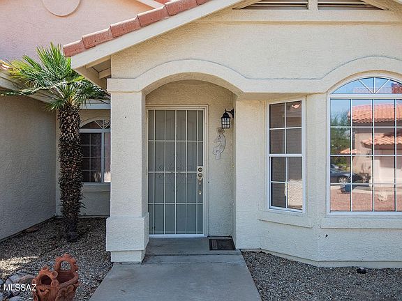 3rd image of 697 W Placita Vega Vis