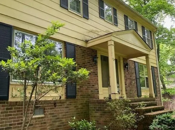 807 Woodbrook Dr, Greensboro, NC 27410