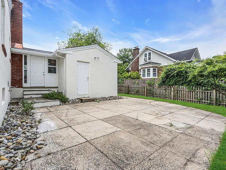 63 Livingston Ave #A — Photo 29
