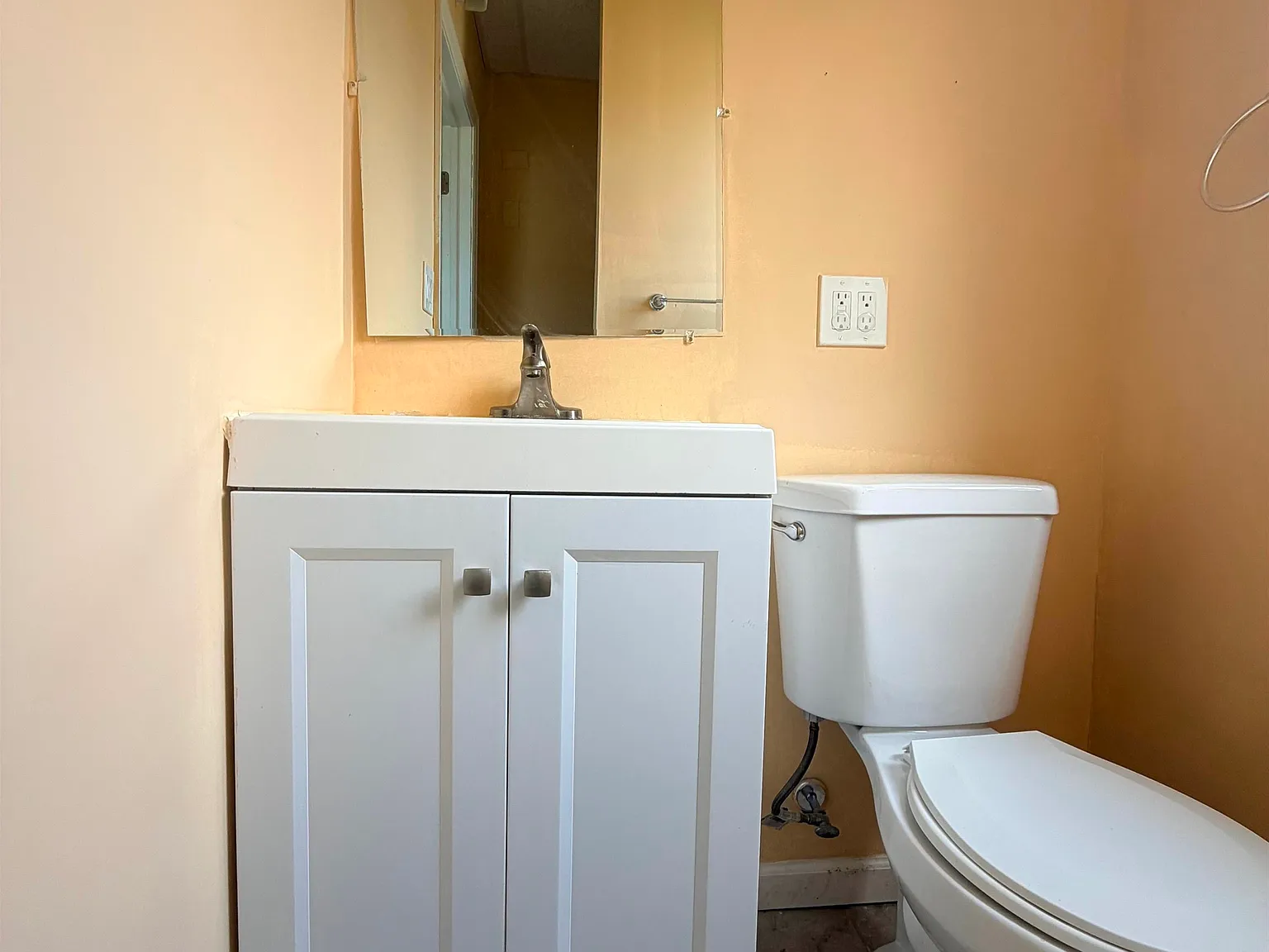 4 bed, 2.5 bath, 1800 sqft, $3,200 — Photo 4
