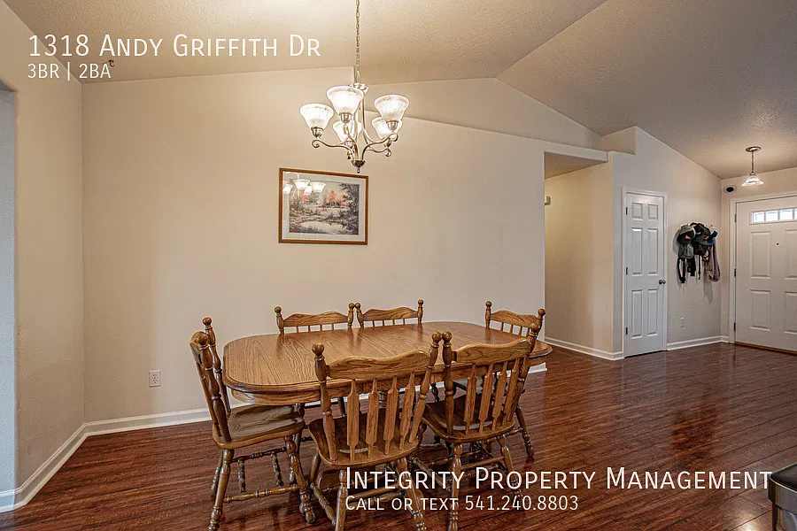 3 bed, 1756 sqft, $2,300 — Photo 4