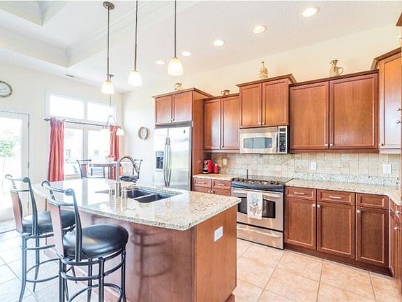 2nd image of 319 Essex Ct