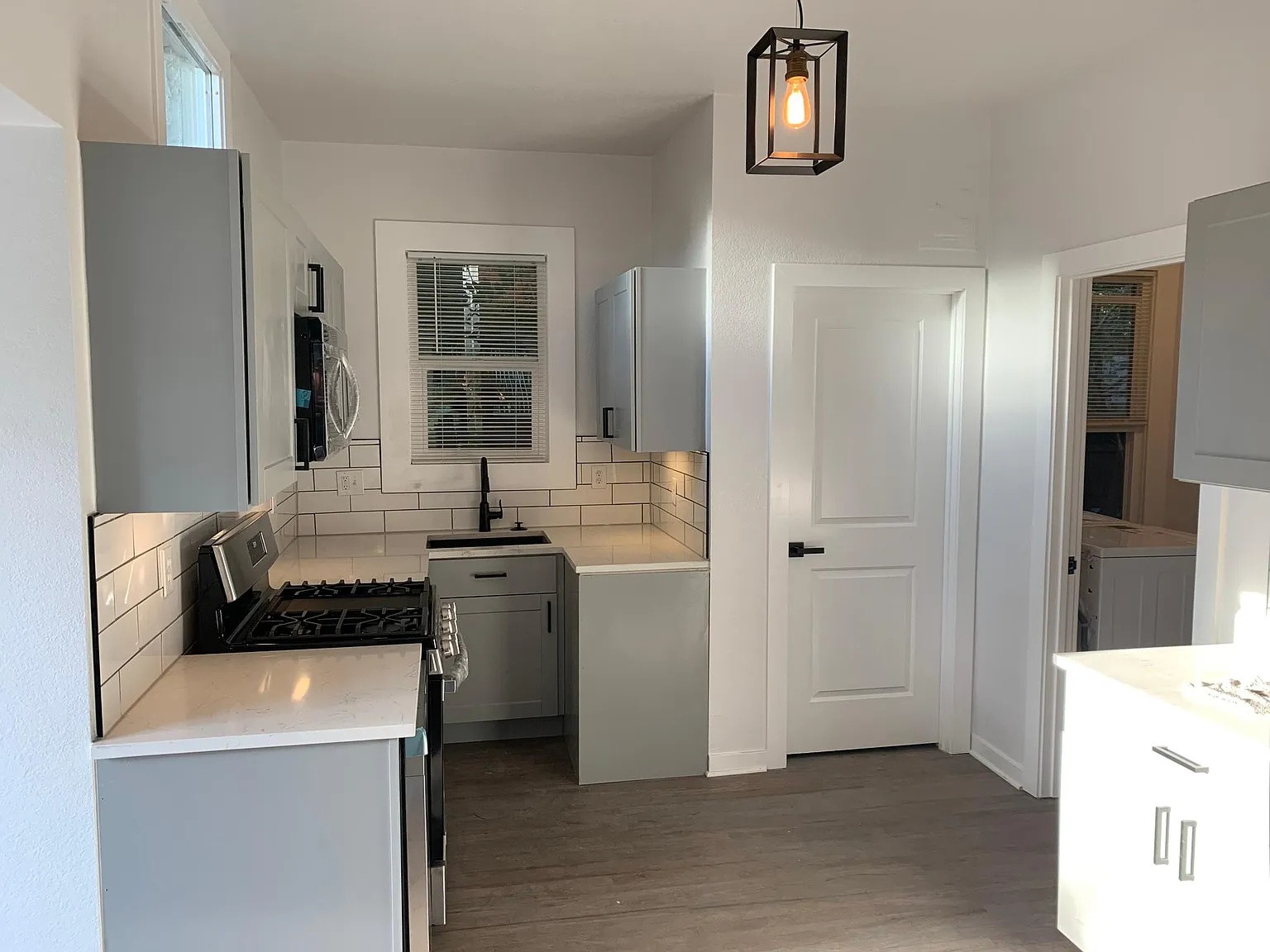 3 bed, 1100 sqft, $2,795 — Photo 3