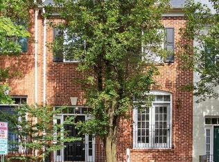 909 Crestfield Dr, Rockville, MD 20850