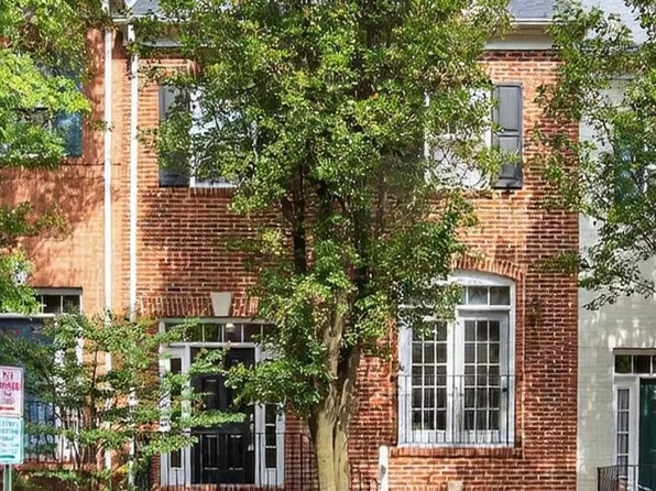 909 Crestfield Dr, Rockville, MD 20850