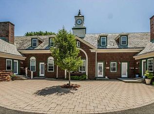 18 Phelps Rd, Middletown, RI 02842