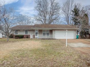 348 Roanoke Dr, Belleville, IL 62221