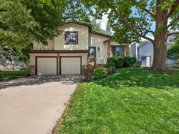 2910 Wellington Way, Bloomington, IL 61704