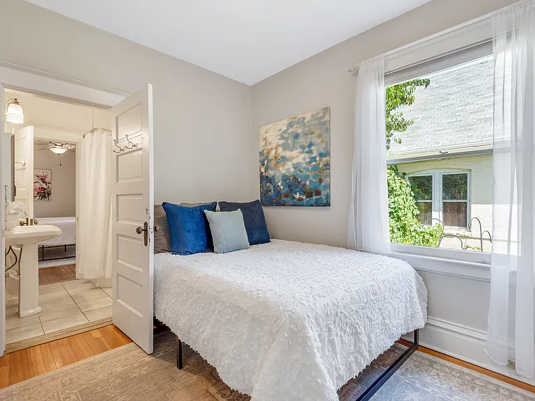 719 S Clarkson St — Photo 19