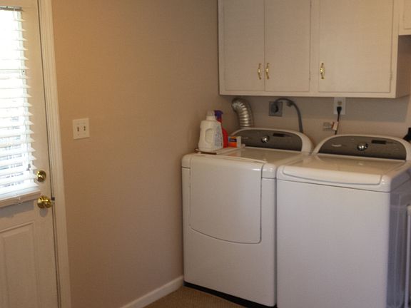 Nice size laundry/mud room