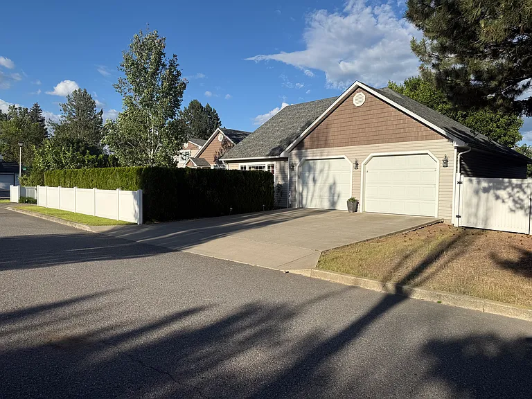 2307 S Best Rd — Photo 3