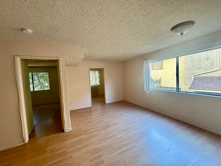 123 W Acacia Ave #204 — Photo 11