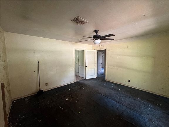 3rd image of 5811 Westover St