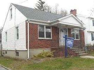 3 Roger Ave, Danbury, CT 06810