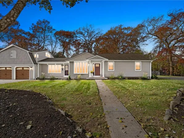 21 Lantern Rd, Smithfield, RI 02917