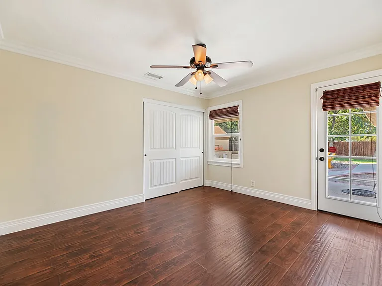 4570 Emerson St — Photo 21