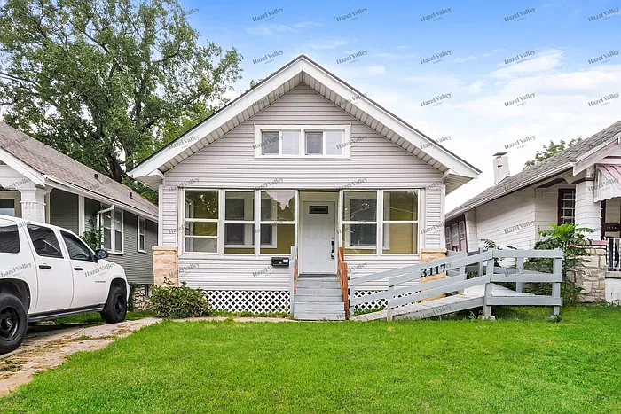 3 bed, 2.0 bath, 2016 sqft, $1,340 — Photo 1