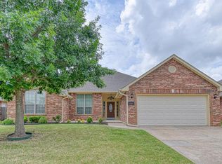 3900 Irvine Dr, Norman, OK 73072