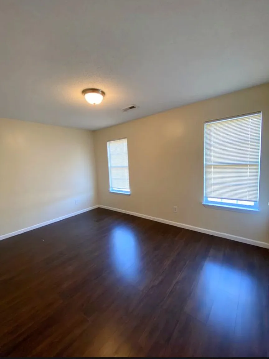 3 bed, 1784 sqft, $1,850 — Photo 2