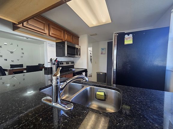 4th image of 803 Caribbean Dr #A