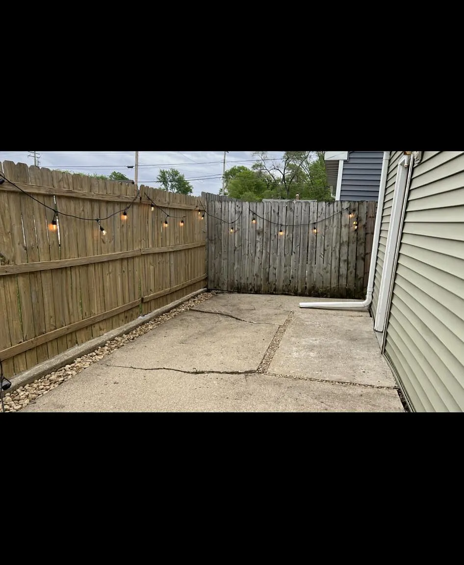 220 Lawndale Ave — Photo 2