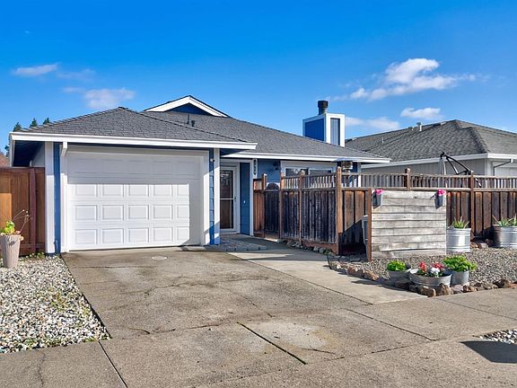2nd image of 1914 Spinnaker Place